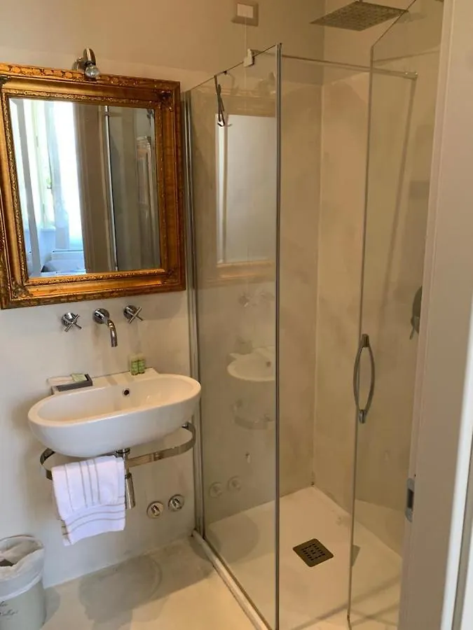 Hotel Relais Real Collegio Noli 3*,
