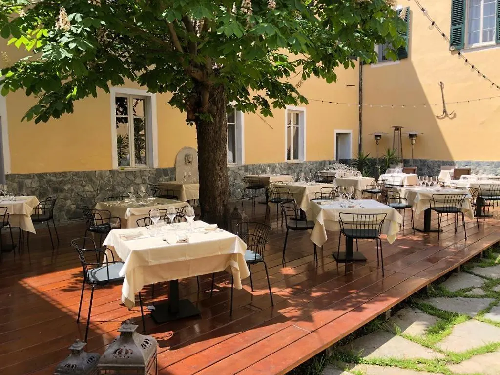 Hotel Relais Real Collegio Noli 3*,  Italia