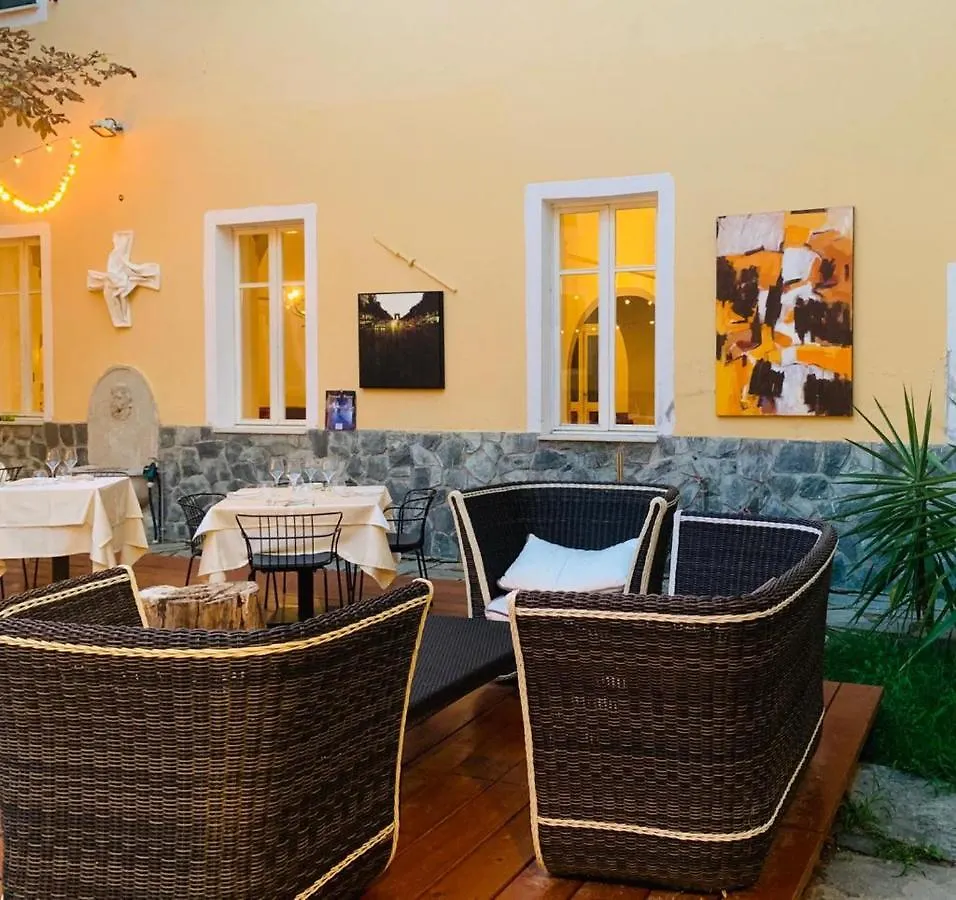 Hotel Relais Real Collegio Noli 3*,