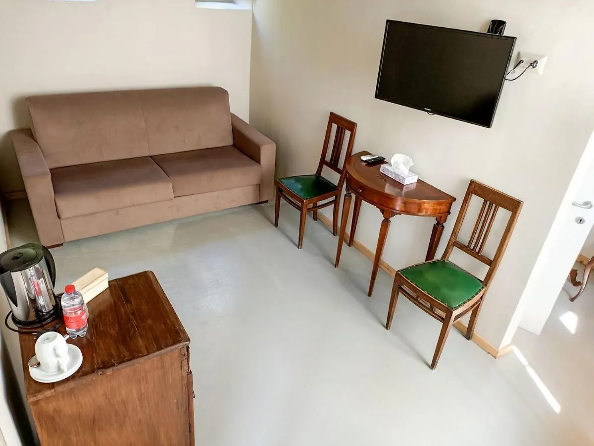 Hotel Relais Real Collegio Noli 3*,