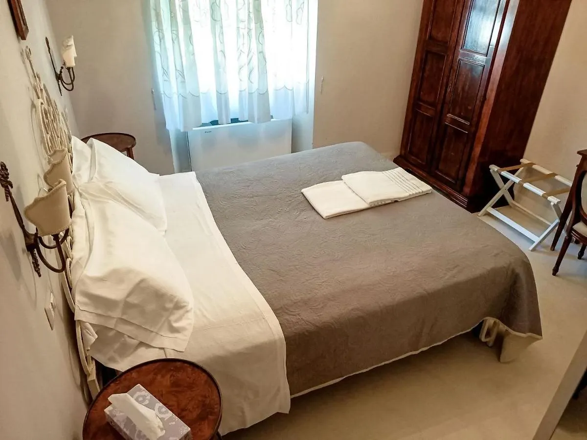 Hotel Relais Real Collegio Noli